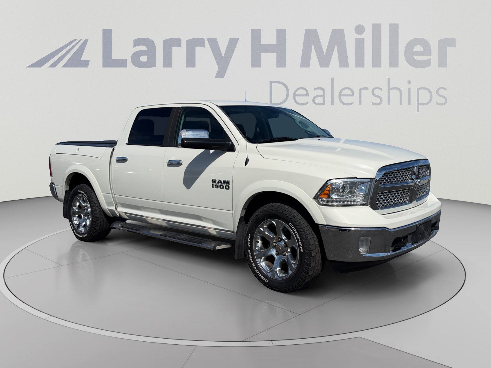 Used 2016 RAM 1500 Laramie w/ Convenience Group AWD/4WD image 7