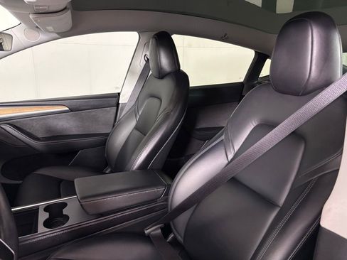 Used 2024 Tesla Model Y Long Range AWD/4WD image 15
