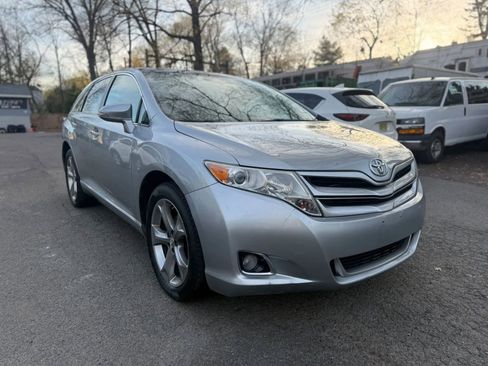 Used 2015 Toyota Venza XLE w/ XLE Premium Package image 3