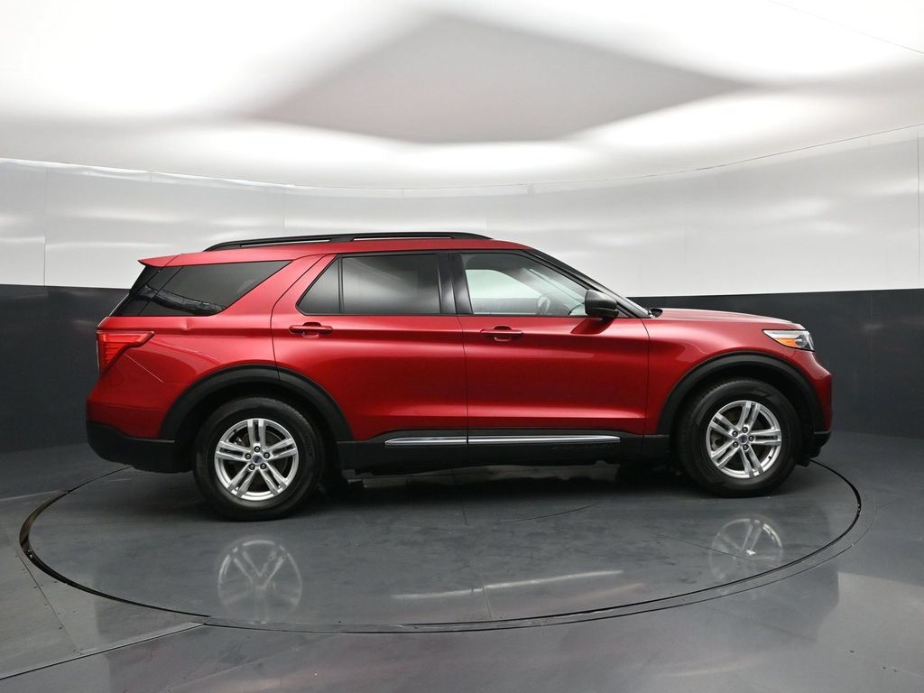 Used 2021 Ford Explorer XLT w/ Equipment Group 202A RWD image 23