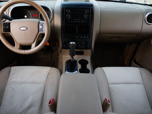 Used 2010 Ford Explorer XLT image 21