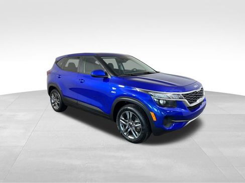 Used 2023 Kia Seltos LX image 8