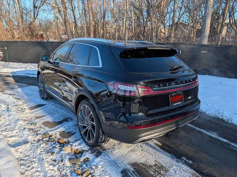 Used 2022 Lincoln Nautilus Reserve w/ Equipment Group 202A image 3