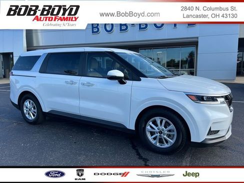 Used 2023 Kia Carnival LX FWD image 1