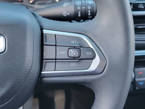 Used 2023 Jeep Compass Latitude AWD/4WD image 6