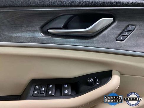 Used 2023 Jeep Grand Cherokee Limited w/ Luxury Tech Group II image 30