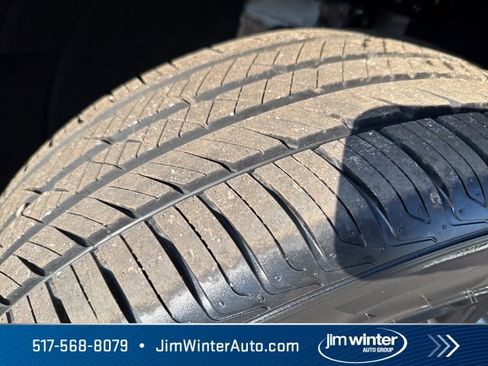 Certified 2023 GMC Terrain SLE w/ Driver Convenience Package image 4