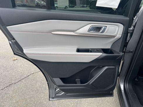 New 2026 Ford Explorer Active w/ Active Comfort Package image 13