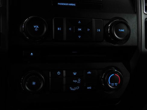 Used 2018 Ford F150 XLT w/ Heavy-Duty Payload Package image 49