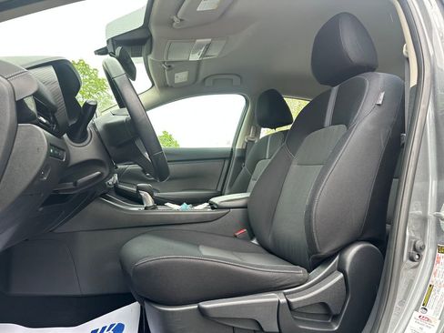 Used 2020 Nissan Sentra SV FWD image 3
