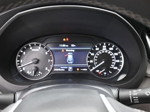 Used 2023 INFINITI QX50 Luxe w/ Accent Package FWD image 18