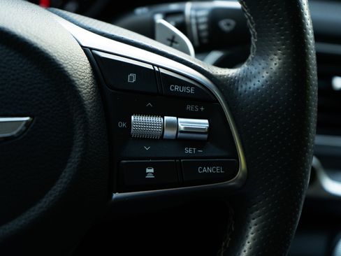 Used 2021 Genesis G70 2.0T image 21