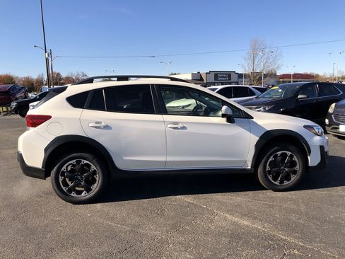 Used 2022 Subaru Crosstrek 2.0i Premium w/ Moonroof Package image 6