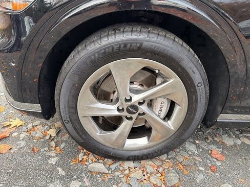 Used 2026 Genesis GV70 2.5T Advanced image 5