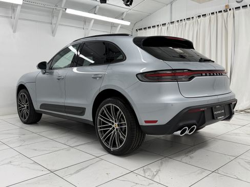 Certified 2026 Porsche Macan AWD/4WD image 3