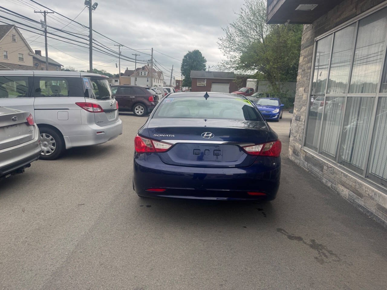 Used 2013 Hyundai Sonata GLS w/ Popular Equipment Pkg FWD image 2