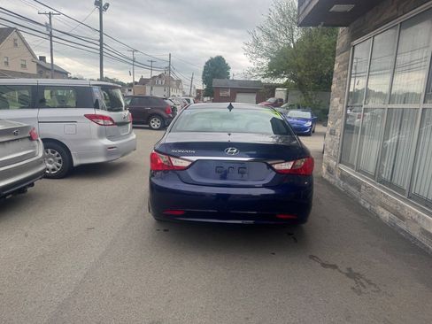 Used 2013 Hyundai Sonata GLS w/ Popular Equipment Pkg FWD image 2