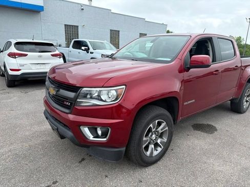 Used 2018 Chevrolet Colorado Z71 AWD/4WD image 2