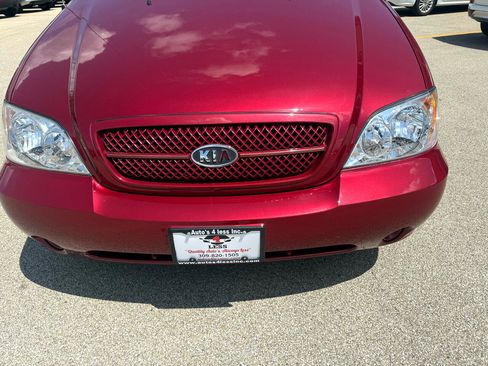 Used 2005 Kia Sedona LX image 3