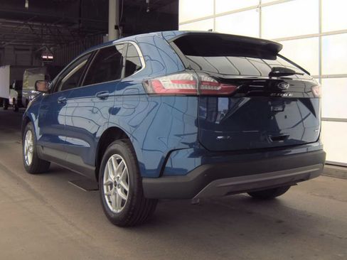 Used 2024 Ford Edge SEL w/ Convenience Package AWD/4WD image 3