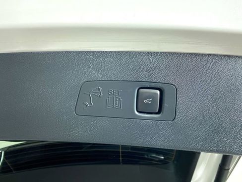 Used 2021 Lincoln Corsair Reserve w/ Equipment Group 201A image 33