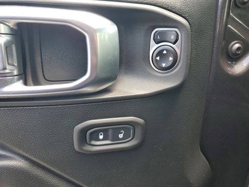 Used 2020 Jeep Wrangler Unlimited Sport image 28