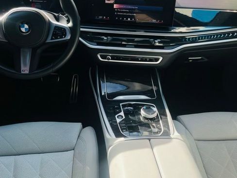 Used 2025 BMW X7 xDrive40i w/ M Sport Package image 13
