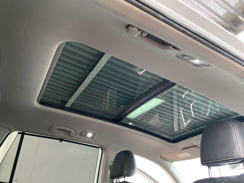 Used 2021 Volkswagen Atlas SE w/ Panoramic Sunroof Package image 12