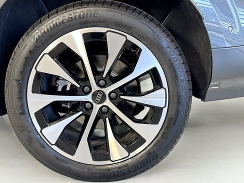 New 2026 Audi Q3 quattro 2.0T AWD/4WD image 27