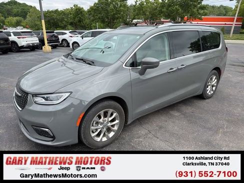 Used 2021 Chrysler Pacifica Touring-L w/ Uconnect Theater Family Group FWD image 1