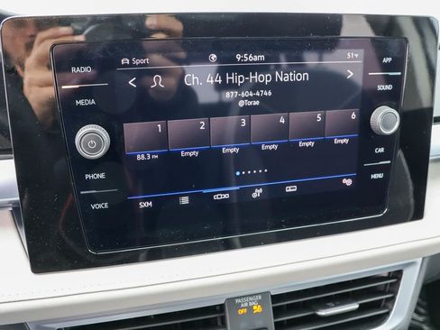 Used 2025 Volkswagen Taos SE image 22