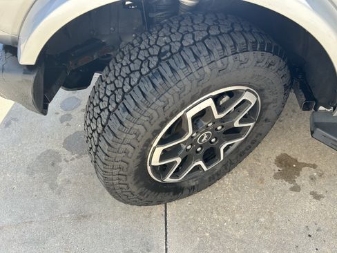 Used 2021 Ford Bronco Outer Banks AWD/4WD image 10
