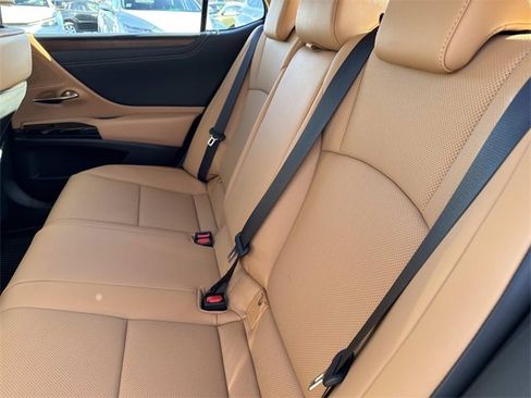 Certified 2025 Lexus ES 300h w/ Premium Package image 13