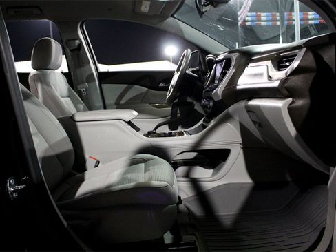 Used 2023 GMC Acadia SLE w/ Driver Convenience Package image 21