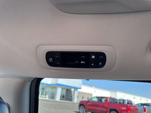 Used 2024 Chrysler Pacifica Touring-L FWD image 42