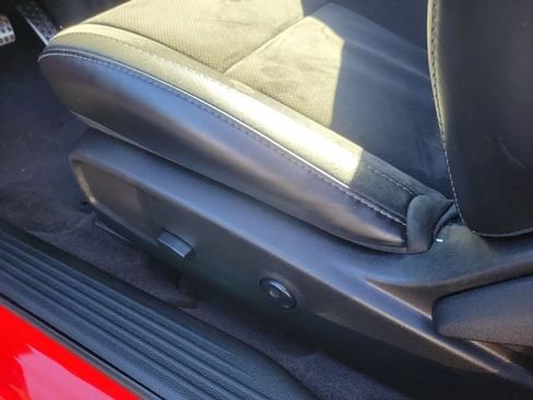 Used 2016 Dodge Challenger R/T Scat Pack w/ Leather Interior Group image 10