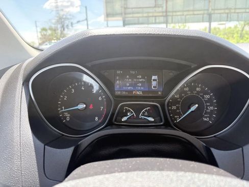 Used 2018 Ford Focus SE FWD image 16