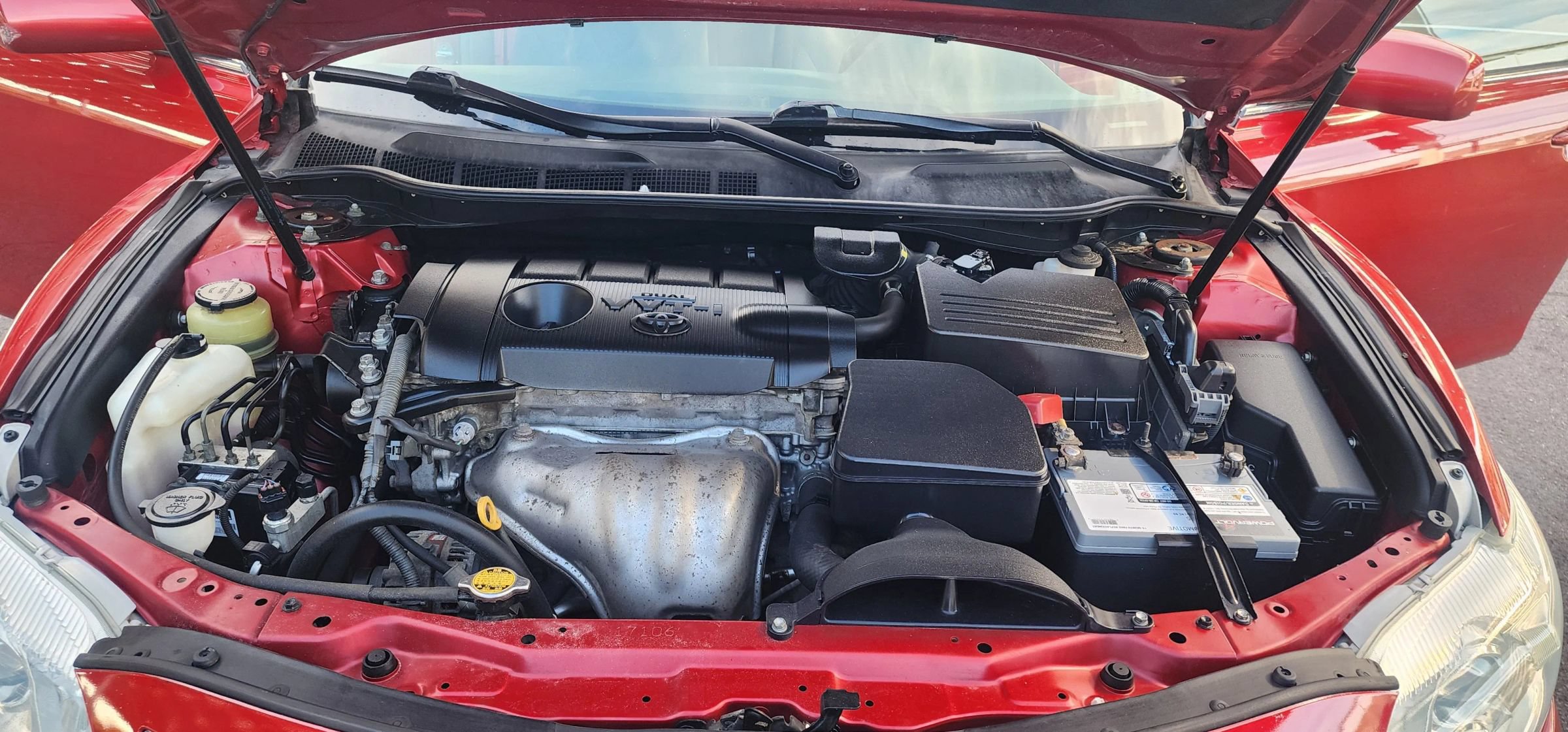 Used 2010 Toyota Camry LE FWD image 17