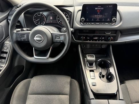 Used 2024 Nissan Rogue SV FWD image 10