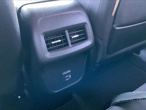 Used 2023 GMC Terrain SLE w/ Driver Convenience Package image 34