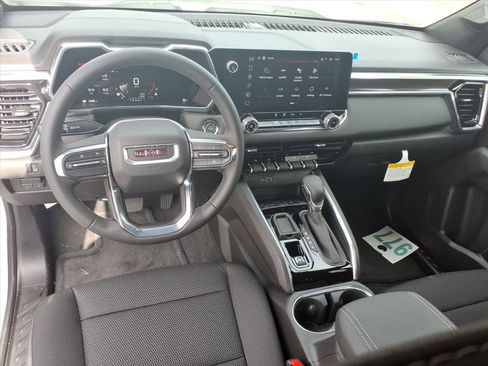 New 2026 GMC Canyon Elevation image 15