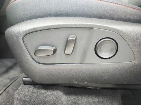Used 2025 Chevrolet Traverse Z71 AWD/4WD image 20
