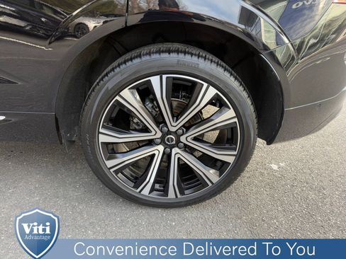 Certified 2023 Volvo XC60 B5 Ultimate w/ Climate Package image 13