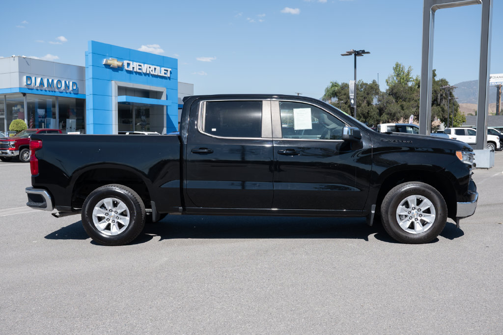 Used 2025 Chevrolet Silverado 1500 LT w/ LPO, Dark Essentials Package RWD image 3