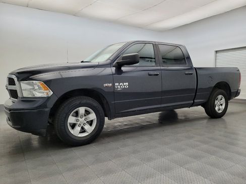 Used 2019 RAM 1500 Classic SLT image 2