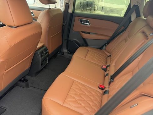 New 2026 Nissan Rogue Platinum image 11