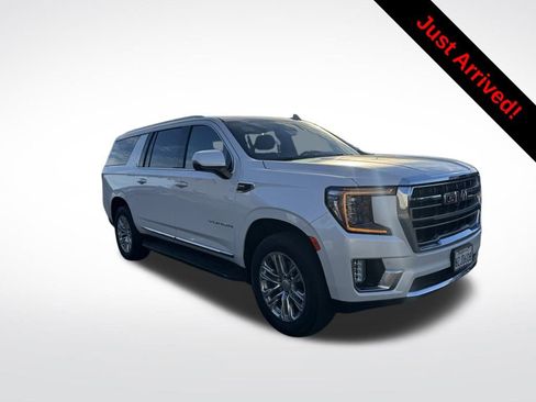 Used 2022 GMC Yukon XL SLT w/ SLT Premium Package image 1