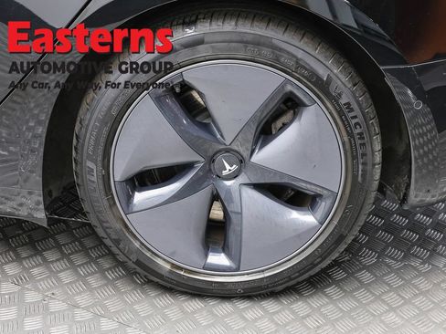 Used 2018 Tesla Model 3 Long Range RWD image 8