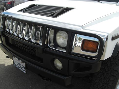 Used 2003 HUMMER H2 w/ Preferred Equipment Group image 6