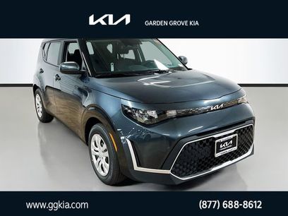 New 2025 Kia Soul LX